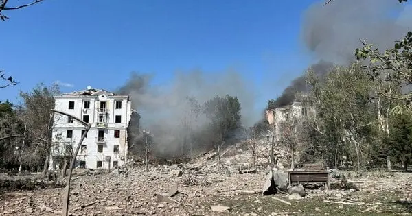 Росіяни вдарили по багатоповерхівці у центрі Краматорська, одна людина загинула