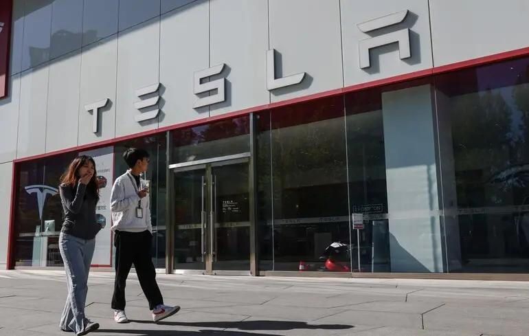 Франція звинуватила Tesla в оманливій рекламі — Politico