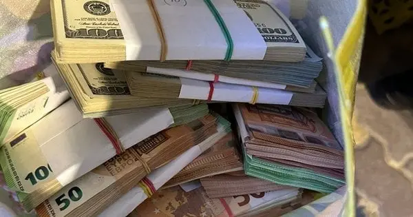 На кордоні з Польщею митники вилучили незадекларовану валюту на 6,3 млн грн