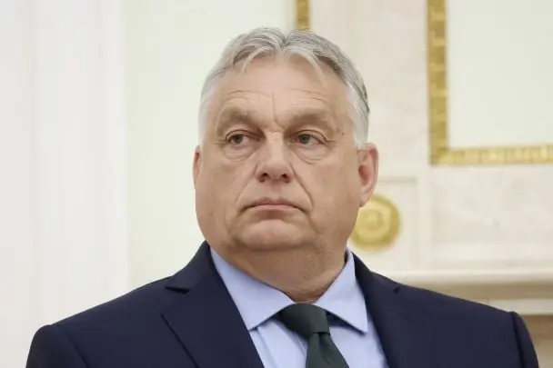 На Закарпатті підпалили угорську церкву і залишили ксенофобський напис — Орбан влаштував істерику