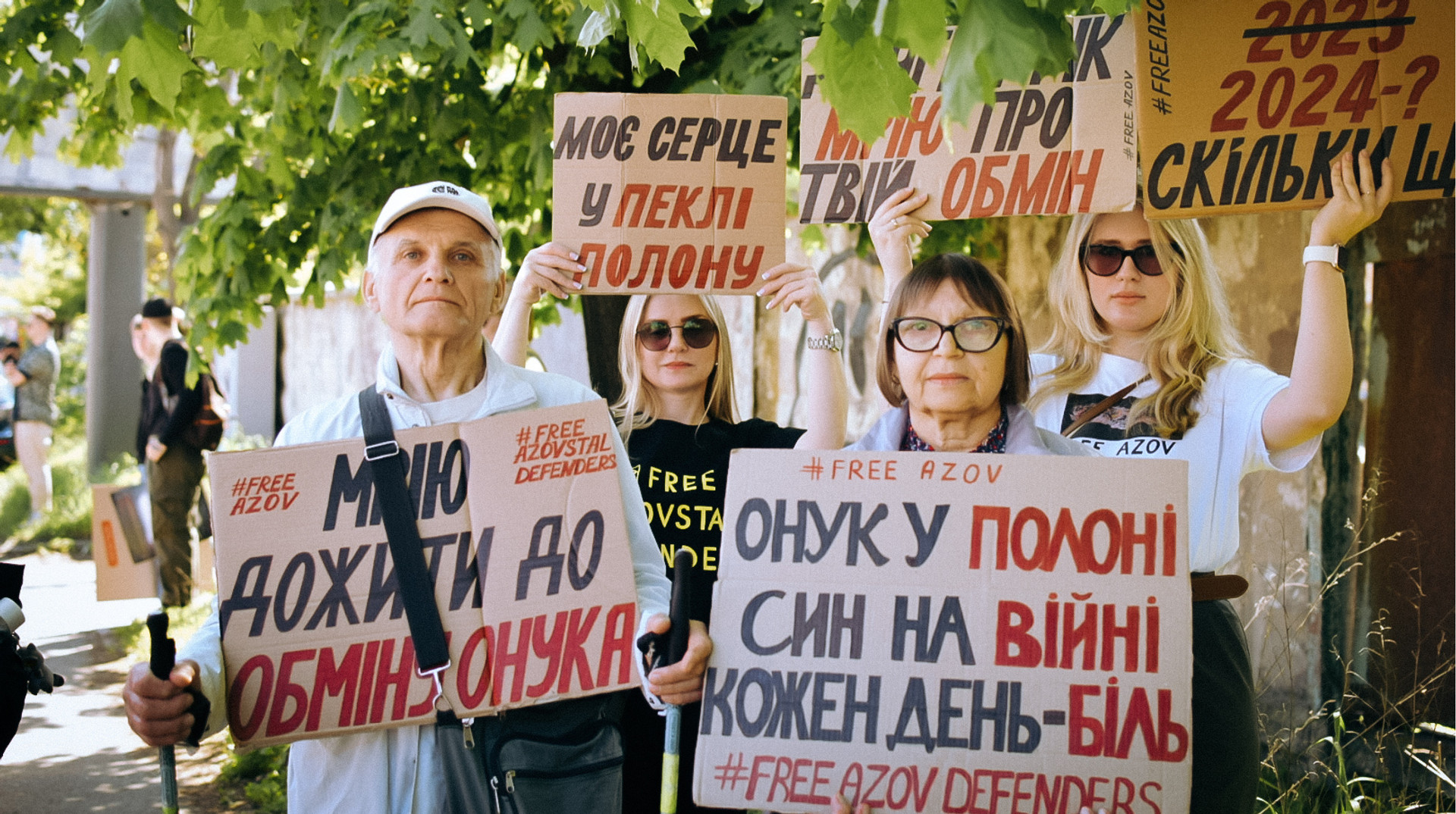 "Мрію дожити до обміну онука". Історія сім’ї азовця, яка 3 роки чекає його з полону