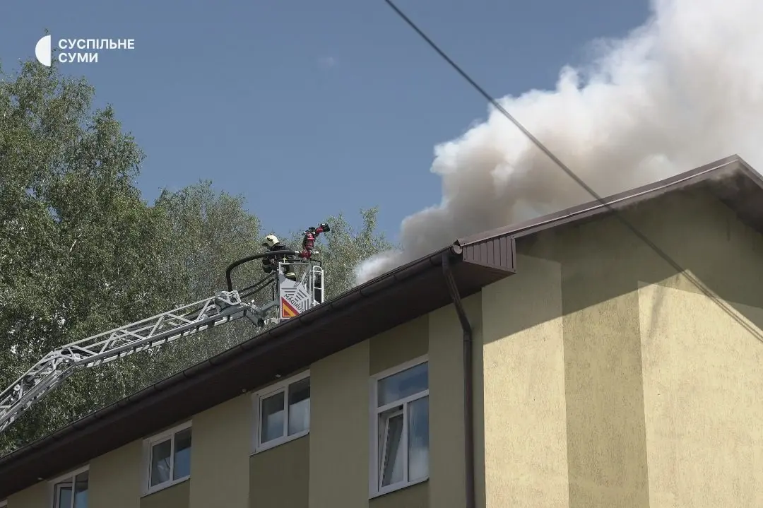 Повітряна атака на Суми: росармія поцілила дронами в університет і лікарню (відео)