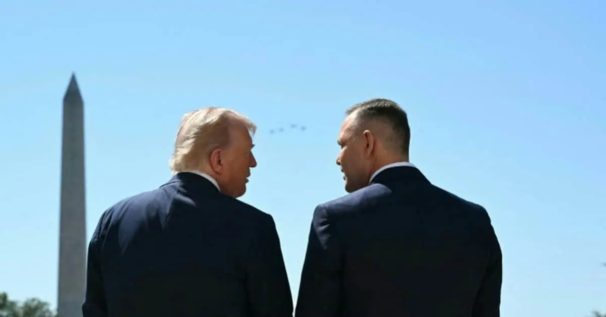 Трамп обіцяє Польщі допомогу, Додік йде на загострення, нова робота Дуди: новини дня