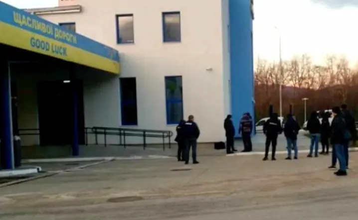 Налагодили схему ввезення контрабанди: буковинським митникам повідомили про підозру