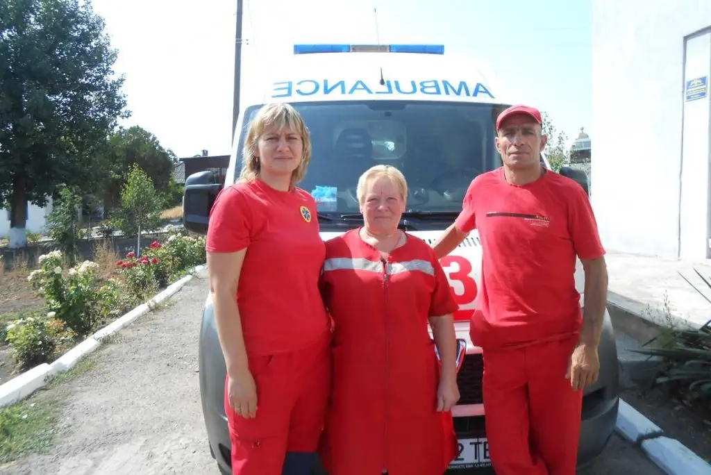 Чому породіллям із Одещини доводиться народжувати в кареті швидкої, або медицина під час війни
