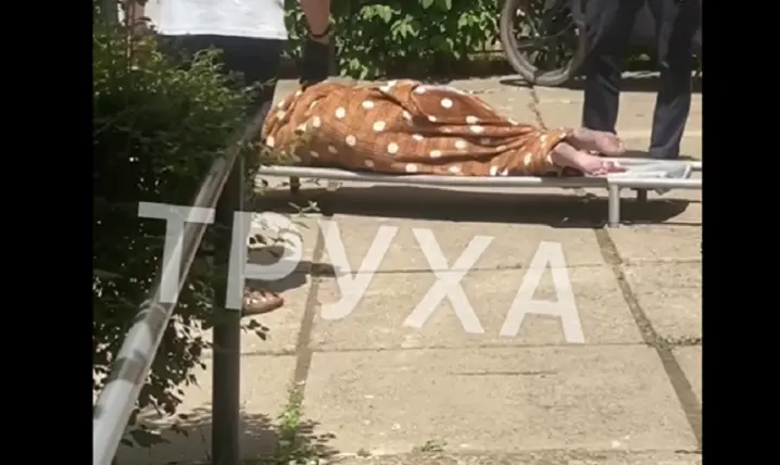 У Чернівцях в підʼїзді знайшли мертвою молоду дівчину