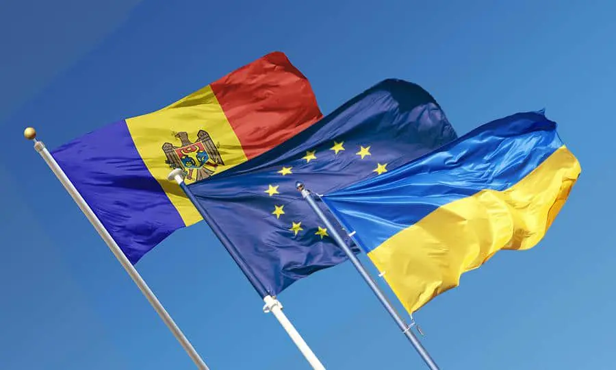 ЄС поки не розглядає розведення переговорів про вступ України та Молдови