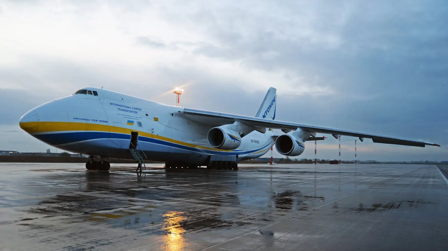  В "Антонові" поділилися деталями про Ан-124 "Руслан", який перегнали до Німеччини