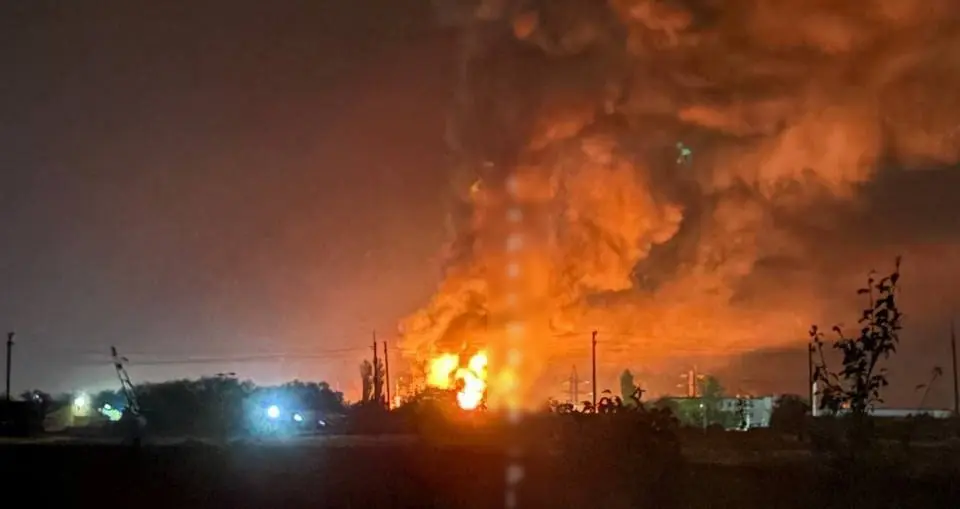 Волгоградскую область атаковали дроны, вспыхнул пожар в районе железной дороге – видео