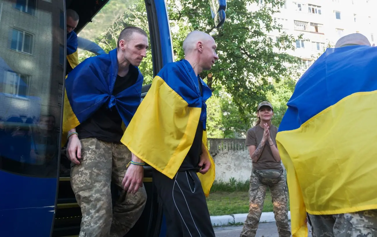 Чи перевіряє Україна звільнених з полону на співпрацю з РФ? Що розповіли у штабі