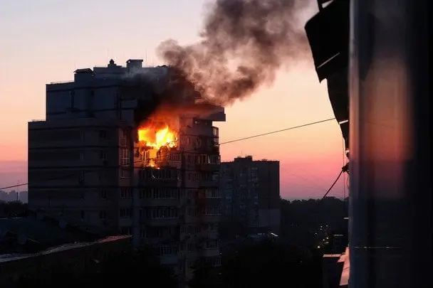 У Києві — небезпека: після обстрілу містян попереджають про вибухові пастки