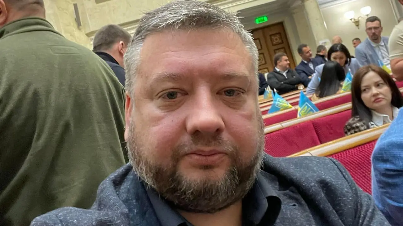 Членство Кузнєцова у фракції "Слуга народу" призупинять на час розслідування
