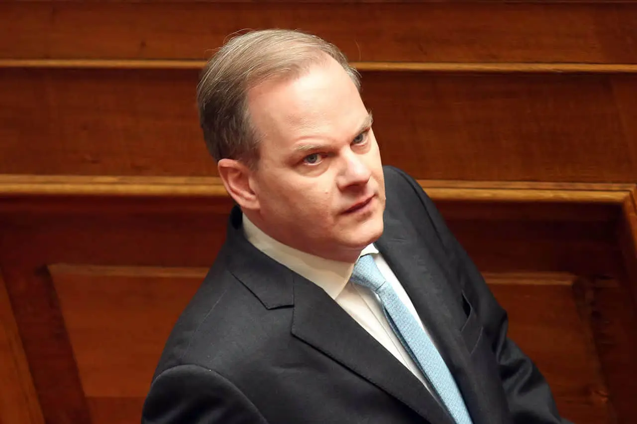 Парламент Греції підтримав розслідування щодо ексміністра через залізничну аварію у 2023-му 