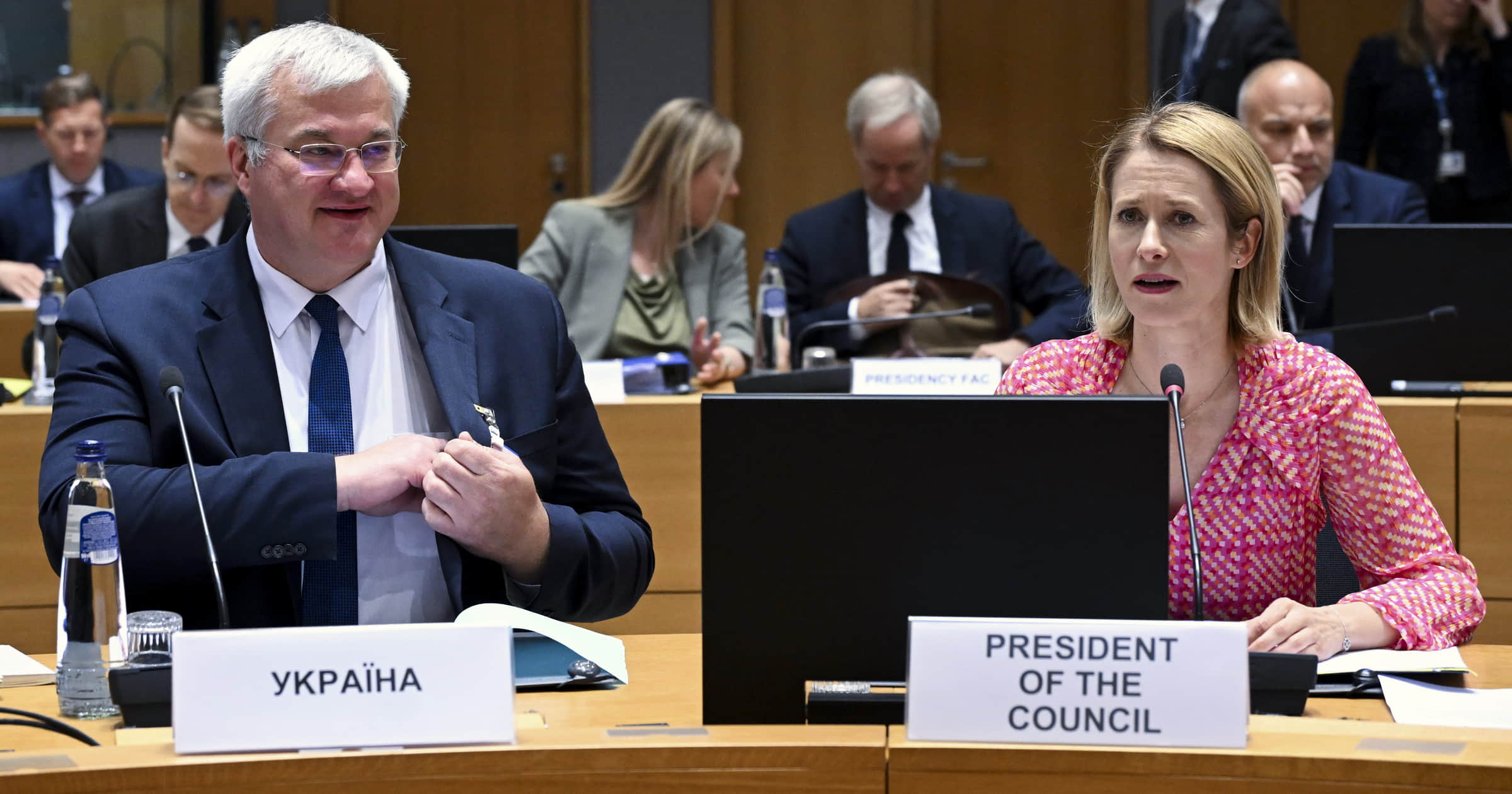 Потужні, болючі та медведчуківські. Як ЄС прагне змусити Путіна до поступок силою санкцій