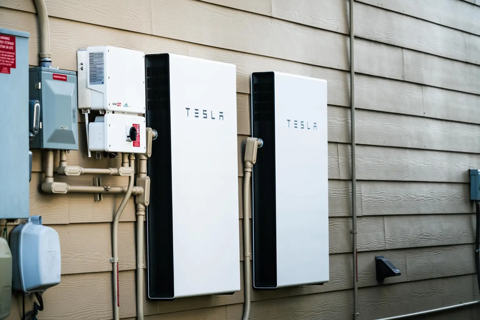 Tesla відкликає батареї Powerwall 2 через ризик загоряння