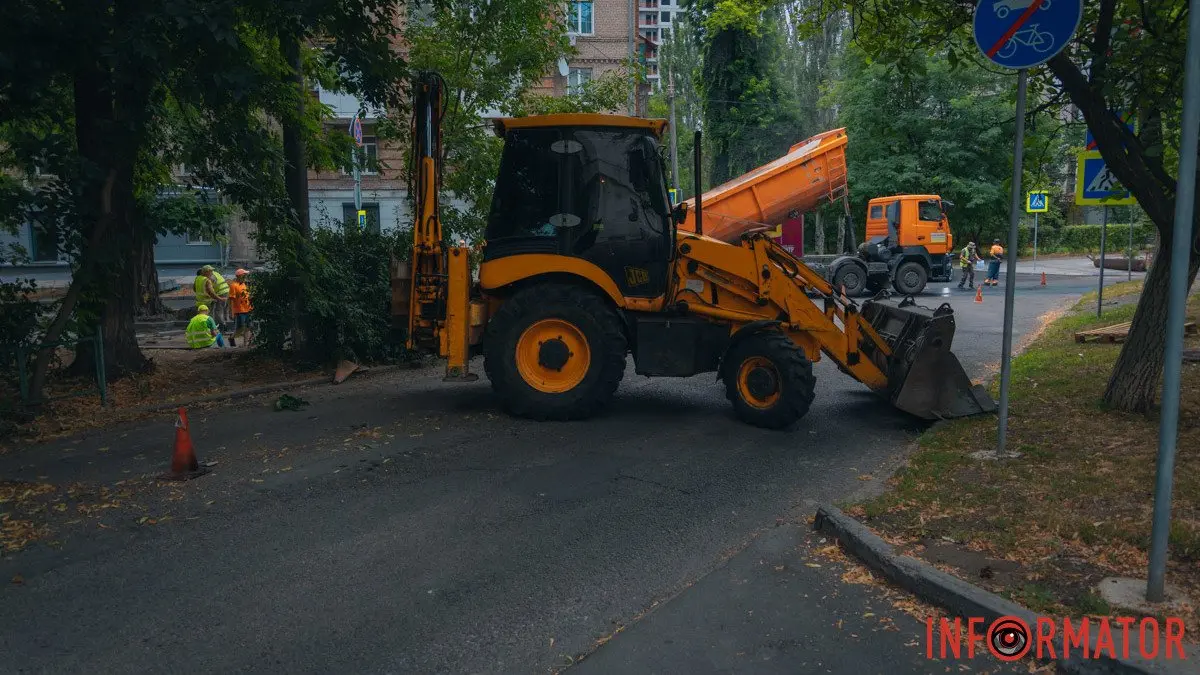 Заїхати — неможливо виїхати: у Дніпрі через дорожні роботи перекрили вулицю Акінфієва, шукайте інший маршрут
