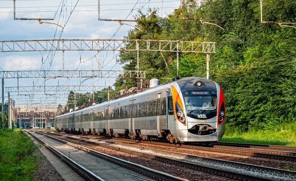 Через негоду на Харківщині затримуються поїзди: список