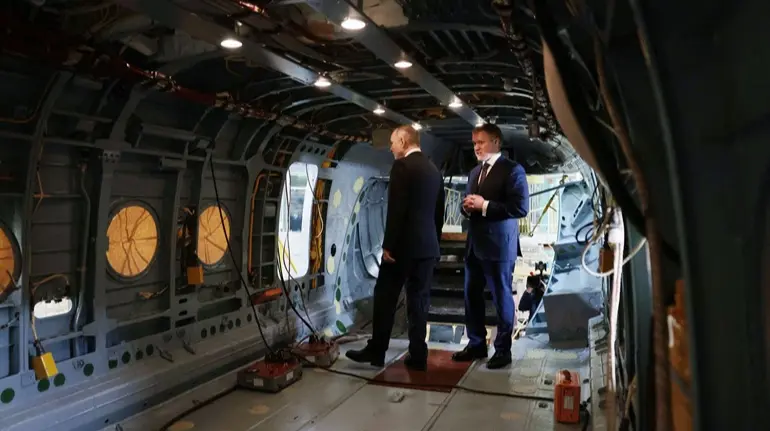 Російський завод, що постачає електроніку для армії та авіації, зупинився через борги