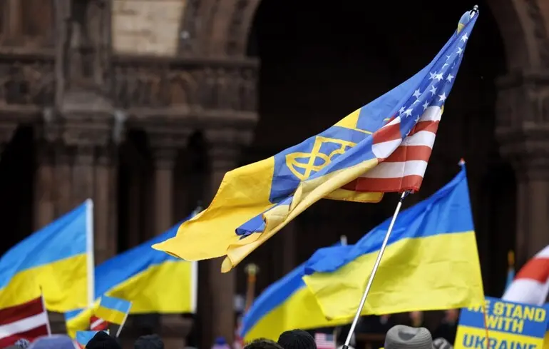 США депортували перших громадян України: що відомо