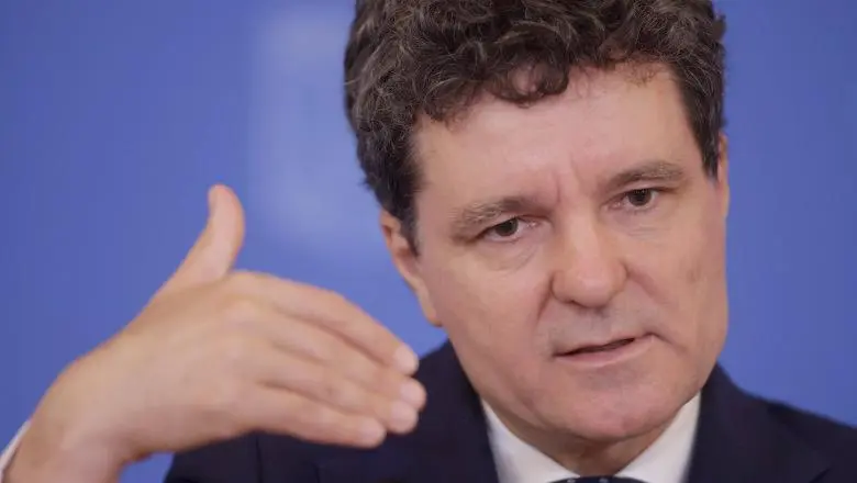 Президент Румунії сказав, чому не збили російський дрон, який залетів у країну