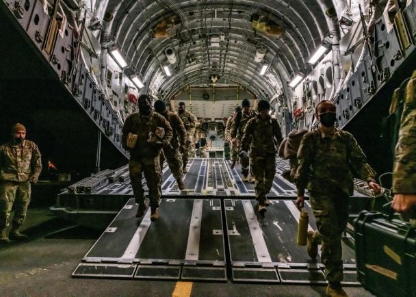 США розглядають можливість виведення військових з Південної Кореї — WSJ