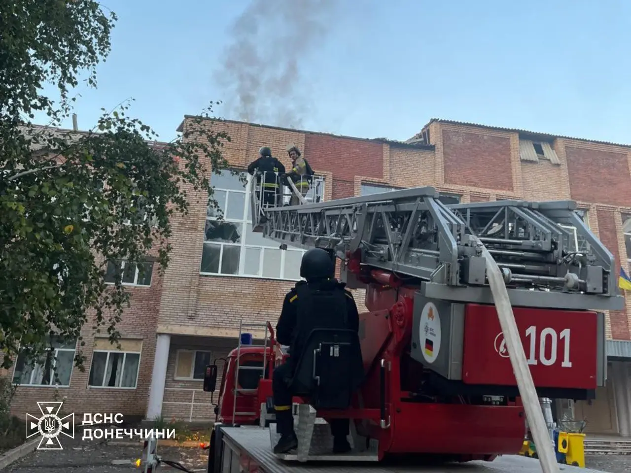 Россияне атаковали дронами спасателей в Краматорске, которые тушили пожар – фото