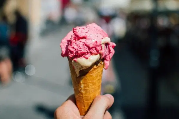 Що не можна їсти в спеку: перелік продуктів та напоїв