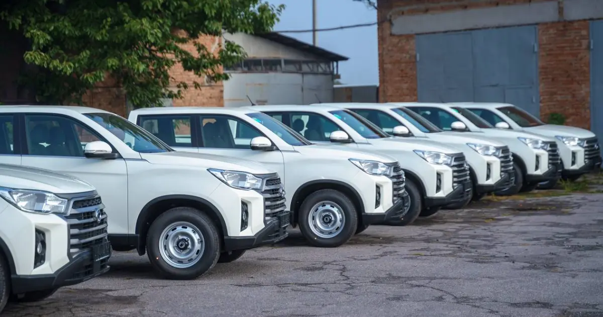 Вінниця передала спецтехніку та автомобілі трьом військовим підрозділам