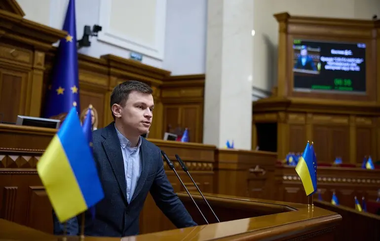 Депутат зі «Слуги народу» заявив про вихід із фракції через голосування за законопроєкт №12414 о НАБУ и САП