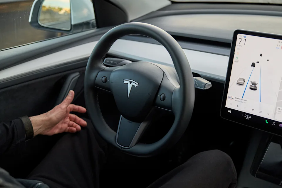 Tesla заявляє, що тестує безпілотні Model Y в Остіні