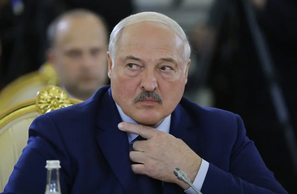 Келлог говорит, что не обещал Лукашенко "поработать" над требованием Путина не бить по РФ