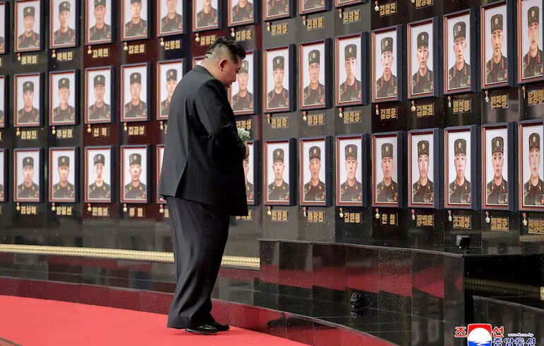 Кім Чен Ин пообіцяв «прекрасне життя» сім’ям «мучеників», загиблих у Росії