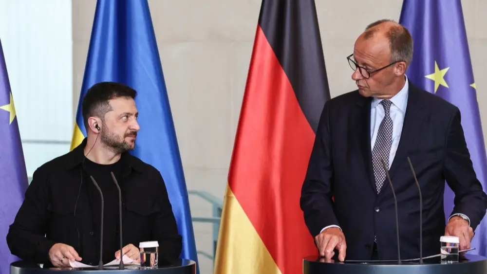Пока РФ не идет к миру, надо усиливать давление на нее и помощь Украине – Зеленский и Мерц