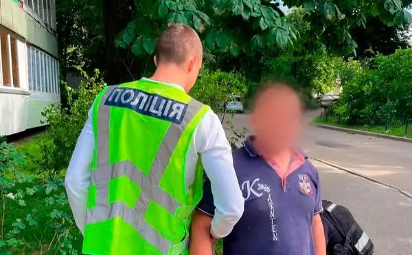 У Києві злодій викрав речі та техніку з квартири під приводом ремонту