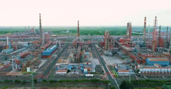Саудівська Аравія та Ірак зупинили поставки на ключовий НПЗ Індії після санкцій ЄС, – Bloomberg