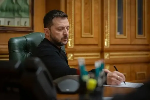 Зеленський змінив військових командувачів: хто очолив Сили безпілотних систем та ДШВ