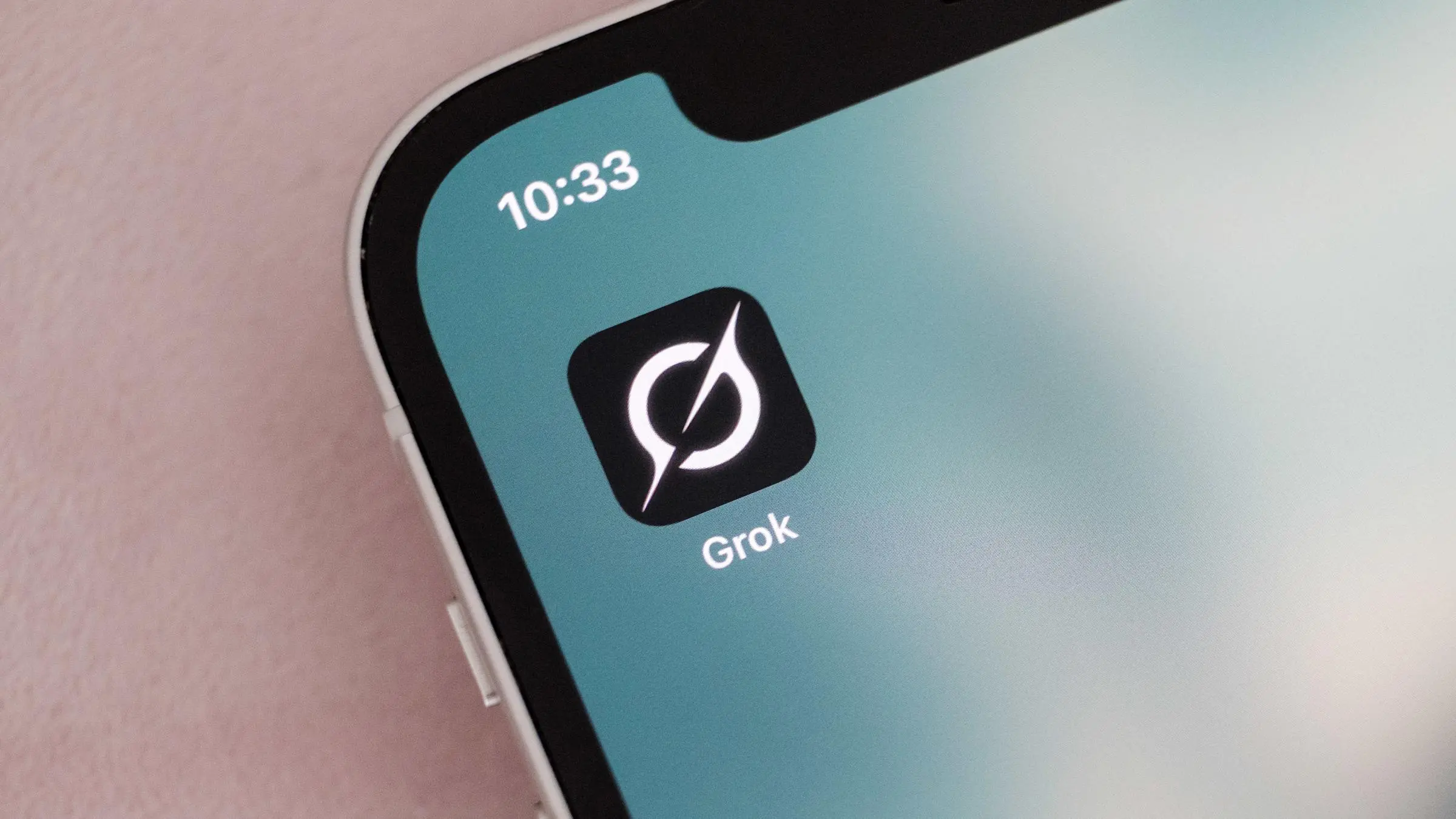 xAI починає пропонувати Grok урядовим установам США