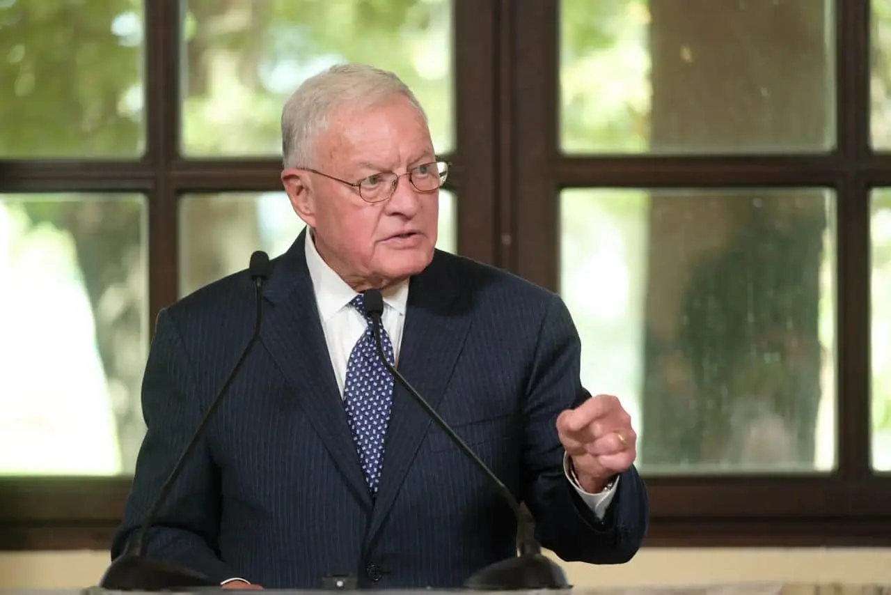 ЗМІ: Келлогу в Києві надали додаткову охорону через "натовп шанувальників"