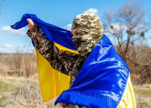 Привітання з Днем захисників і захисниць України: проза, вірші, картинки зі словами вдячності для наших Героїв та Героїнь