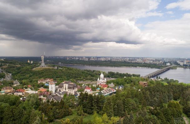 Рясні дощі та зливи з грозами: Діденко розповіла про погоду на День Києва