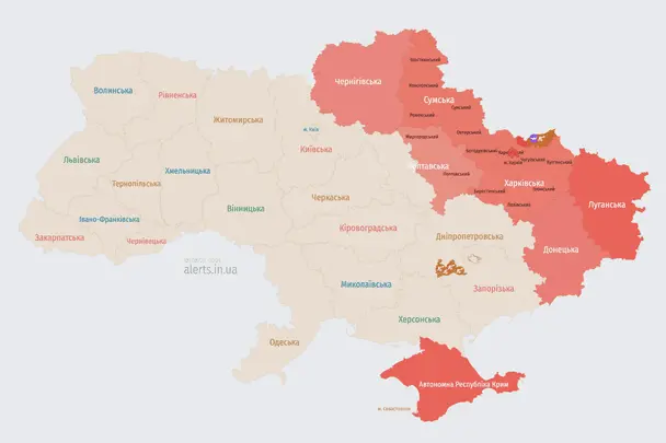 Повітряна тривога в Україні: ворожі дрони атакують з різних напрямків