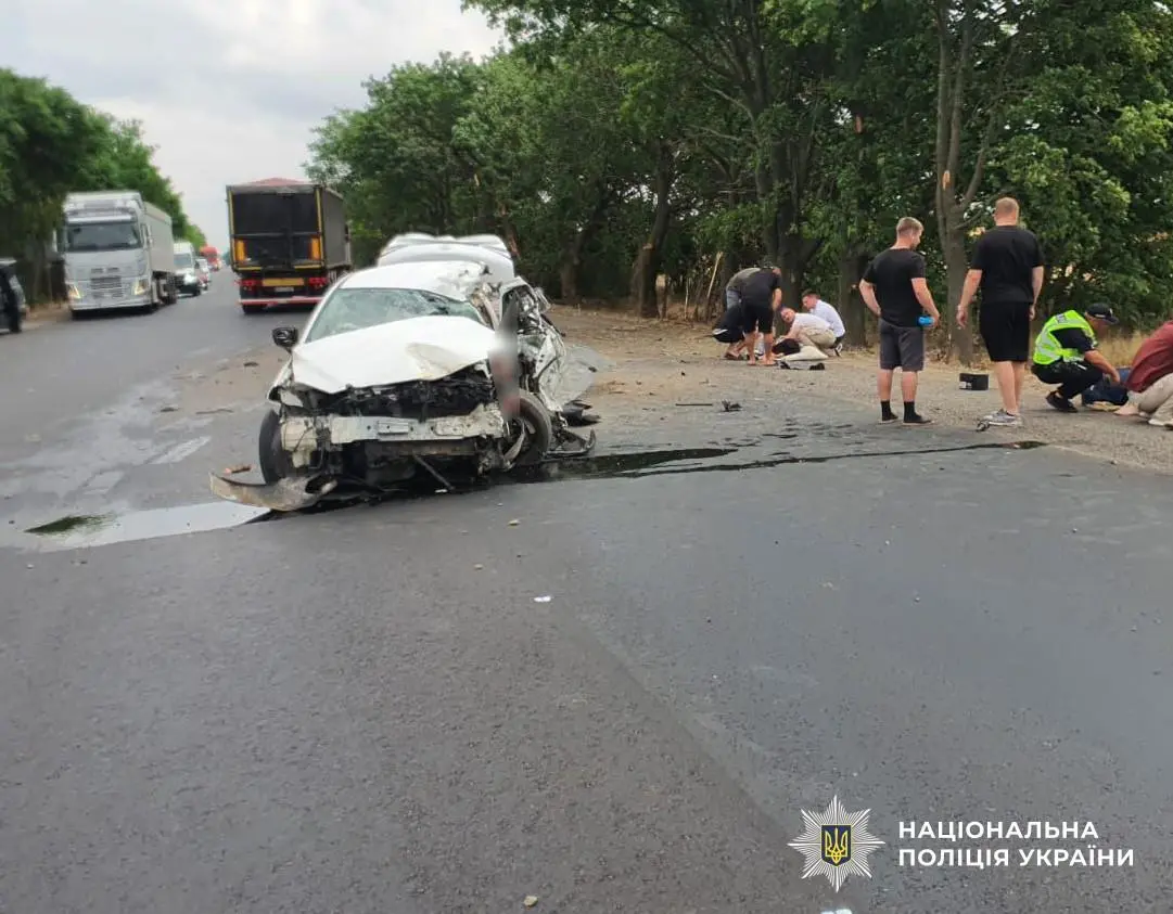 ДТП на трасі Одеса-Мелітополь-Новоазовськ: загинув водій, травмовані неповнолітні та жінка