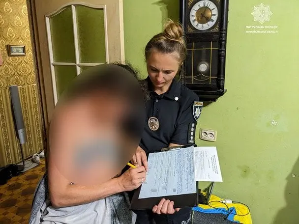 Ходила голою по вулиці: у Миколаєві жінка шокувала перехожих (фото)