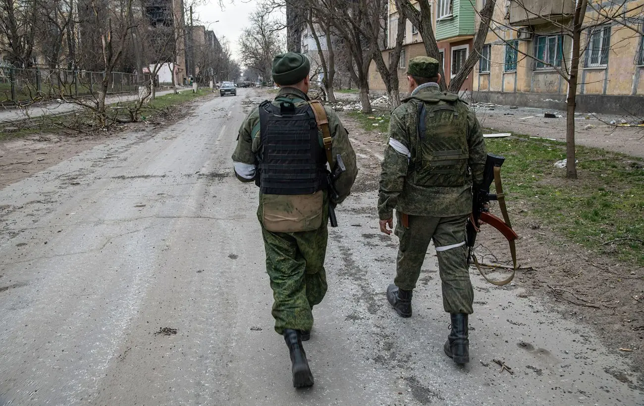 Російський солдат отримав підозру за тортури та грабежі у Капітолівці