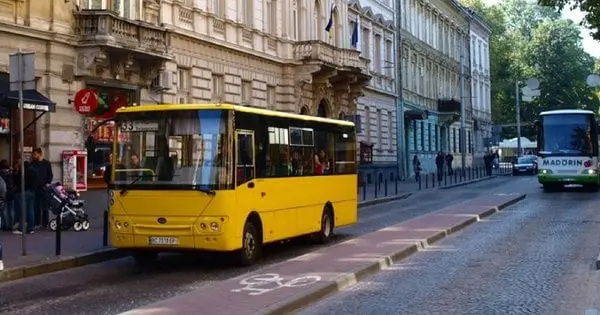 Маршрут автобуса №33 у Львові продовжили до ТРЦ Victoria Gardens