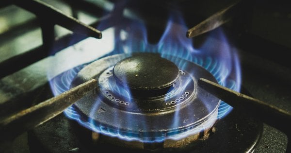 Чисто без агресивної хімію: як відчистити плиту від пригорілих плям