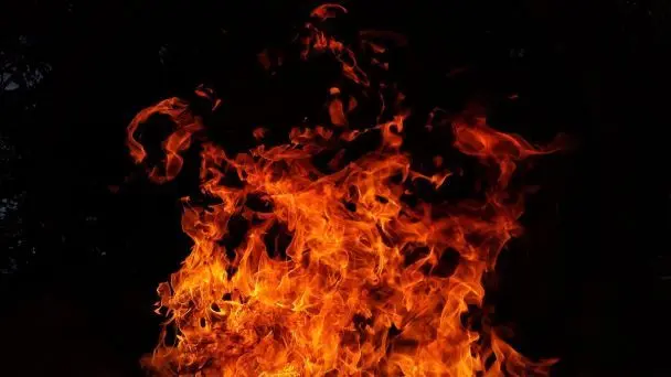 На Київщині пролунали потужні вибухи: можлива диверсія
