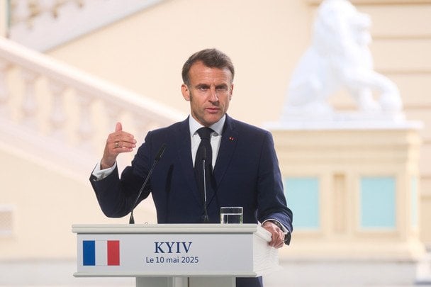 ЄС посилять санкції проти РФ — Макрон