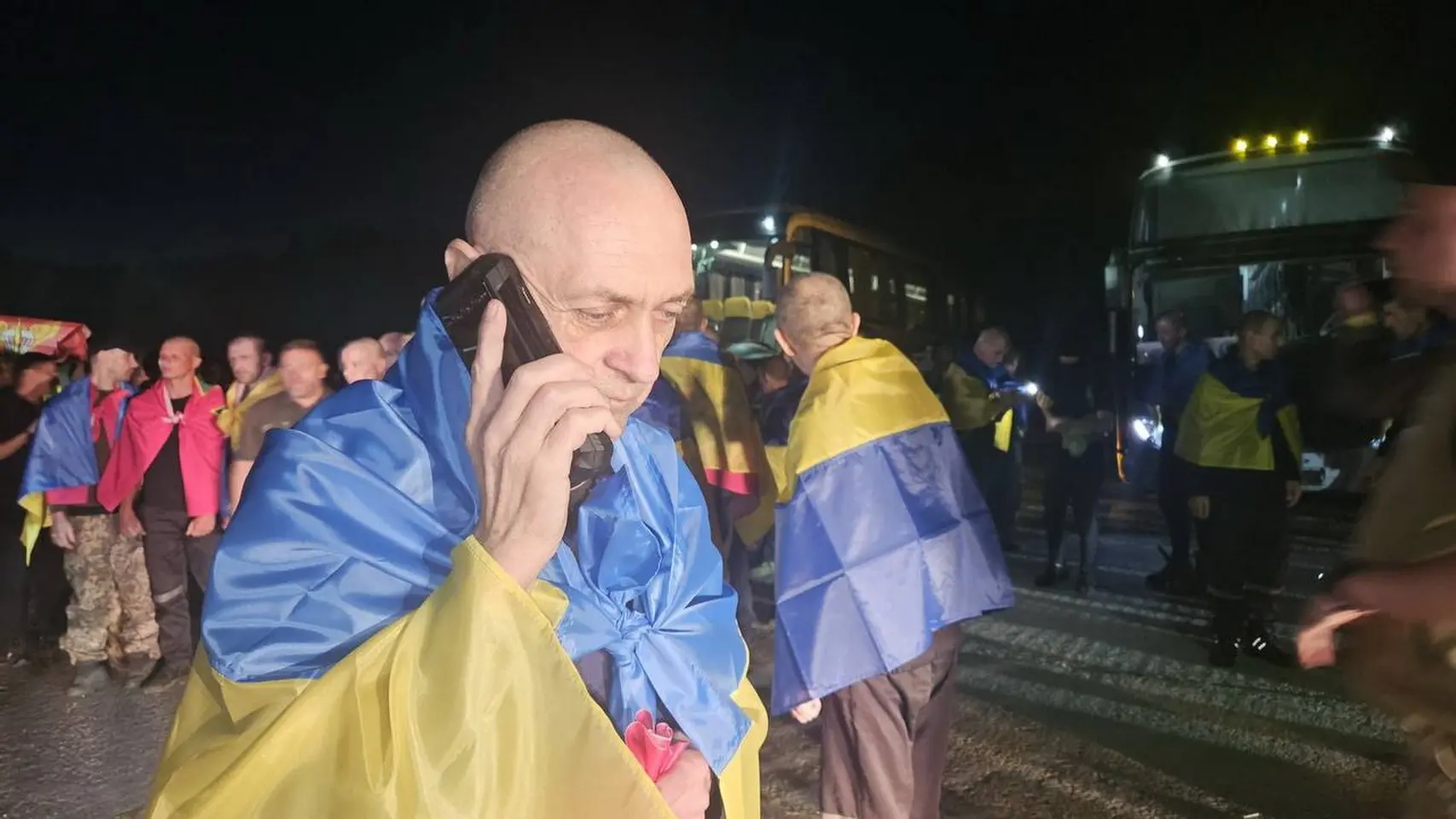 Відбувся новий етап обміну полоненими: Україна повернула додому своїх захисників