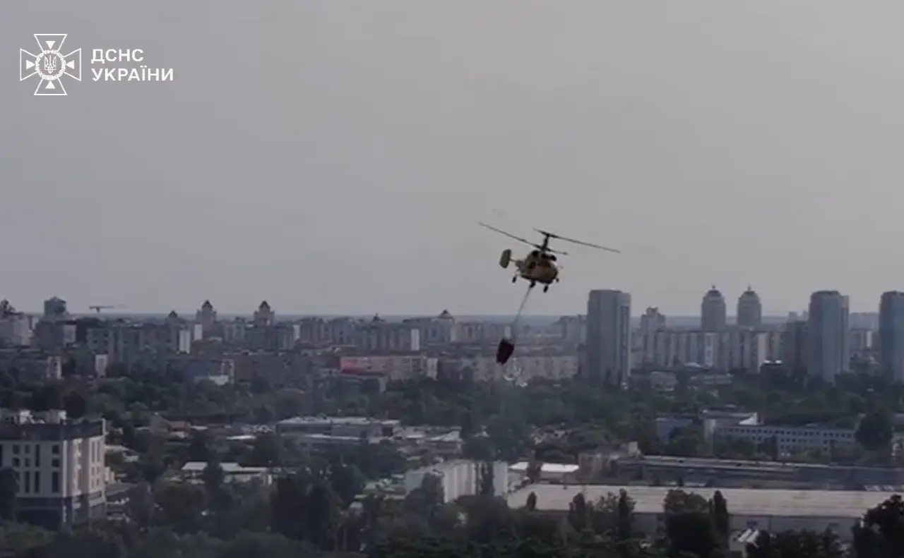 Кирило Буданов розповів, як авіація ГУР допомагала гасити загоряння у Києві